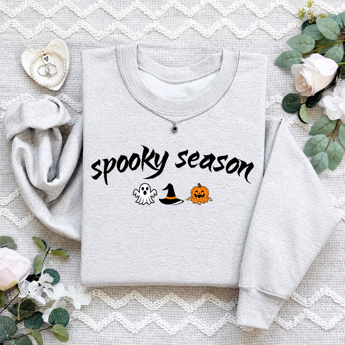 Besticktes Sweatshirt „Spooky Season“ – süßer Halloween-Pullover