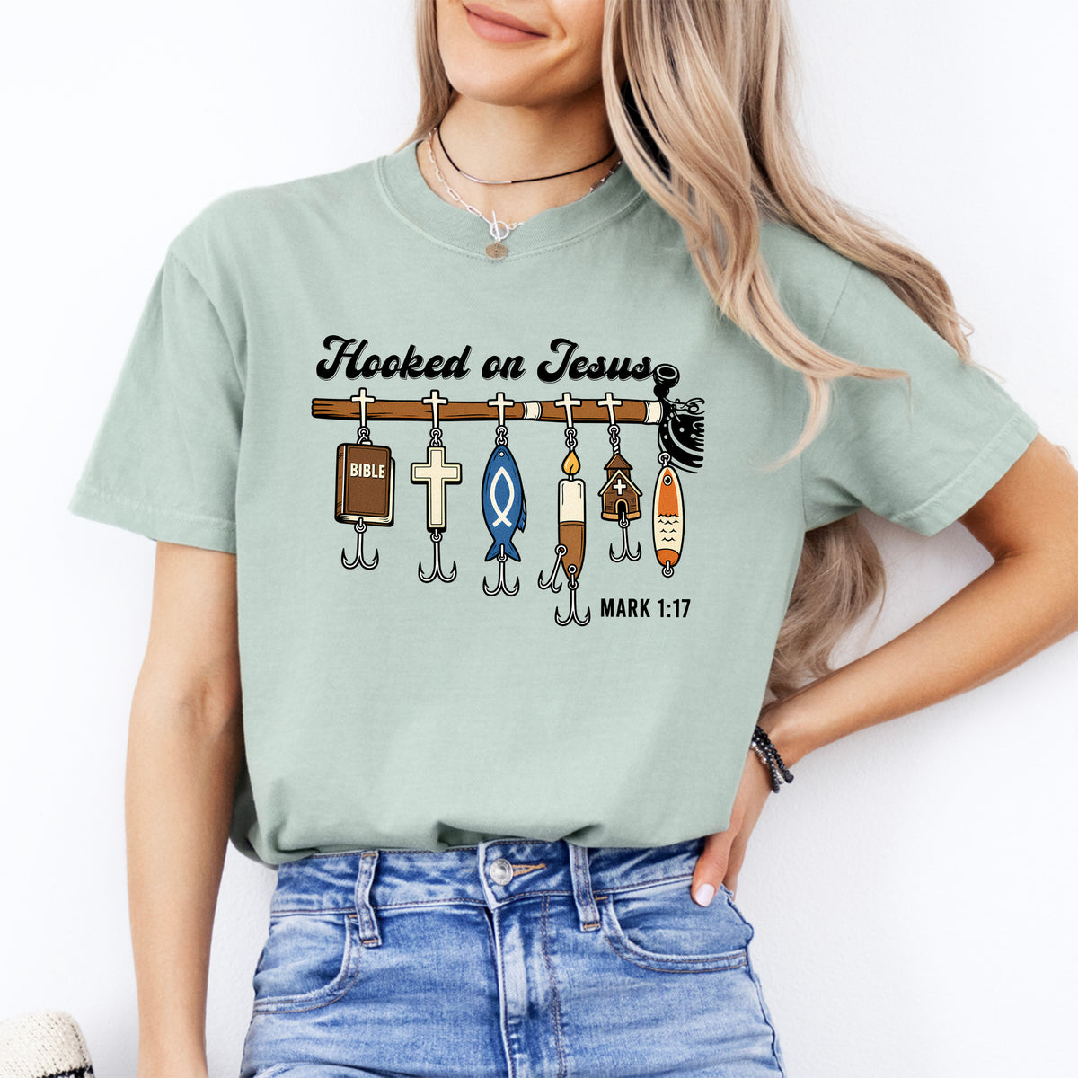 Christliches Angel-Grafikshirt „Hooked on Jesus“, Markus 1:17 – Glaubensshirt für Angler