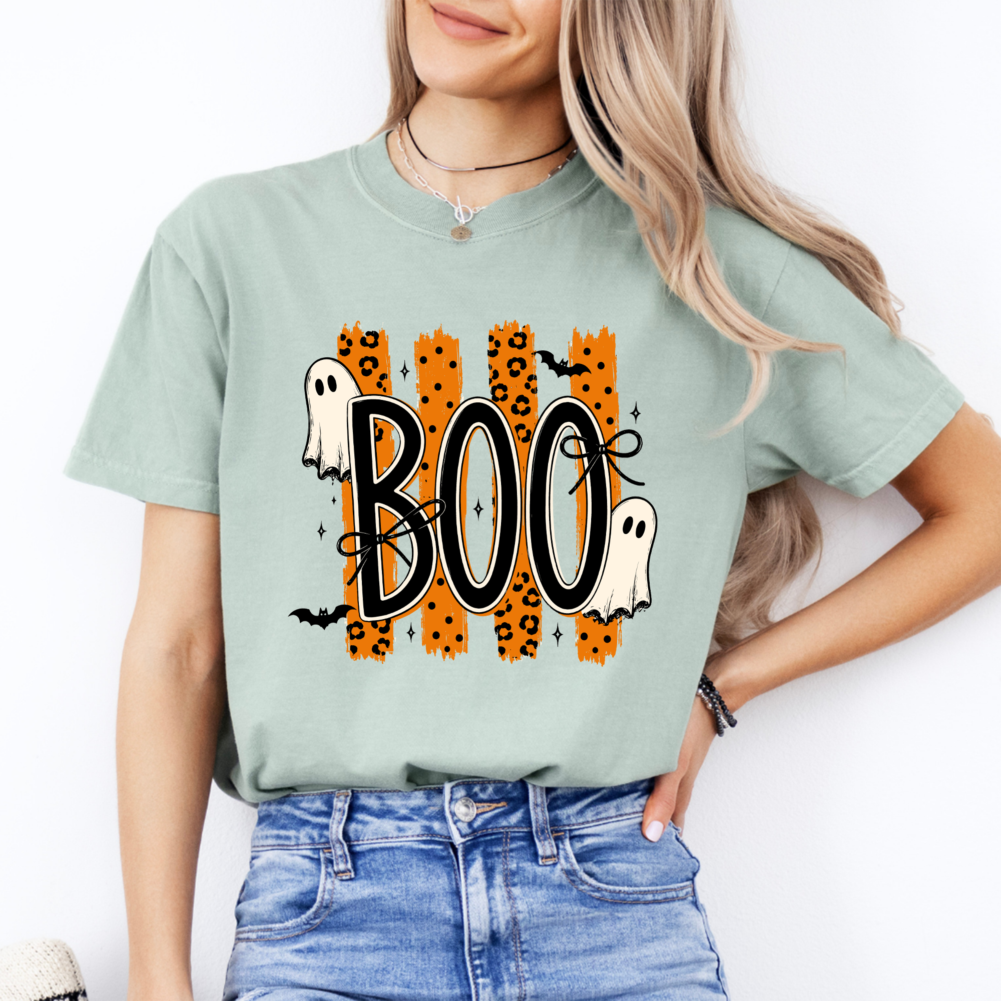 Camiseta de Halloween a rayas «BOO» y espeluznante