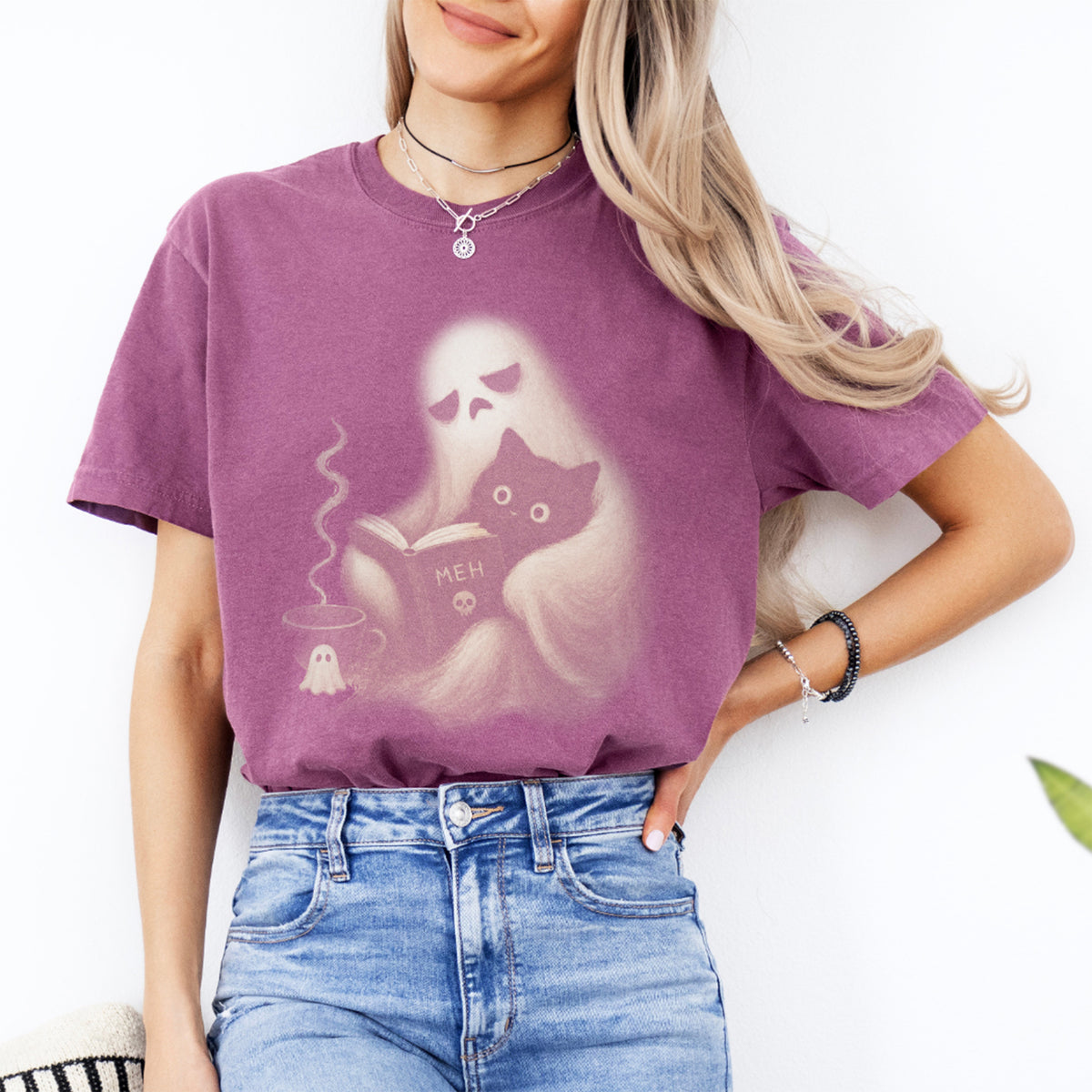 Camiseta informal "Meh" con fantasma acogedor y gato negro, para amantes de los libros