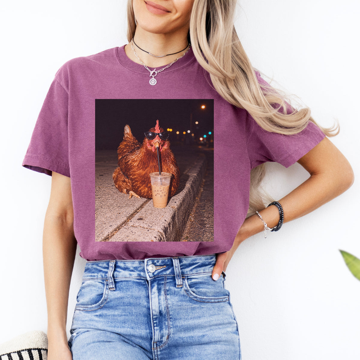 T-shirt « Poulet buvant un café glacé »