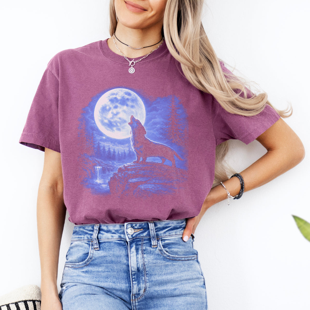 Camiseta retro informal para mamá de un dachshund con diseño celestial - Camiseta gráfica de un perro aullándole a la luna