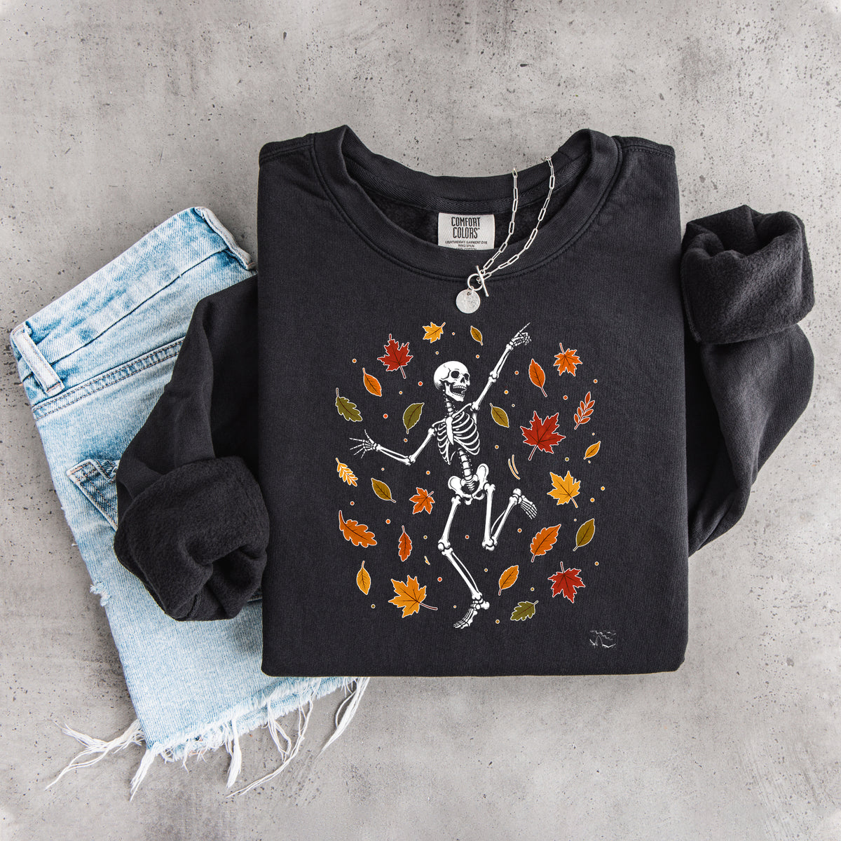Herbst-Sweatshirt mit tanzendem Skelett