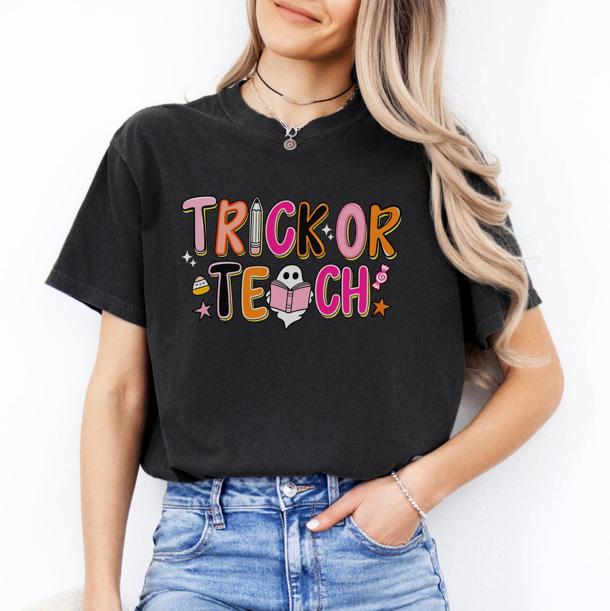 Halloween-Shirt für Pädagog:innen mit Spirit-Motiv – „Trick Or Teach“