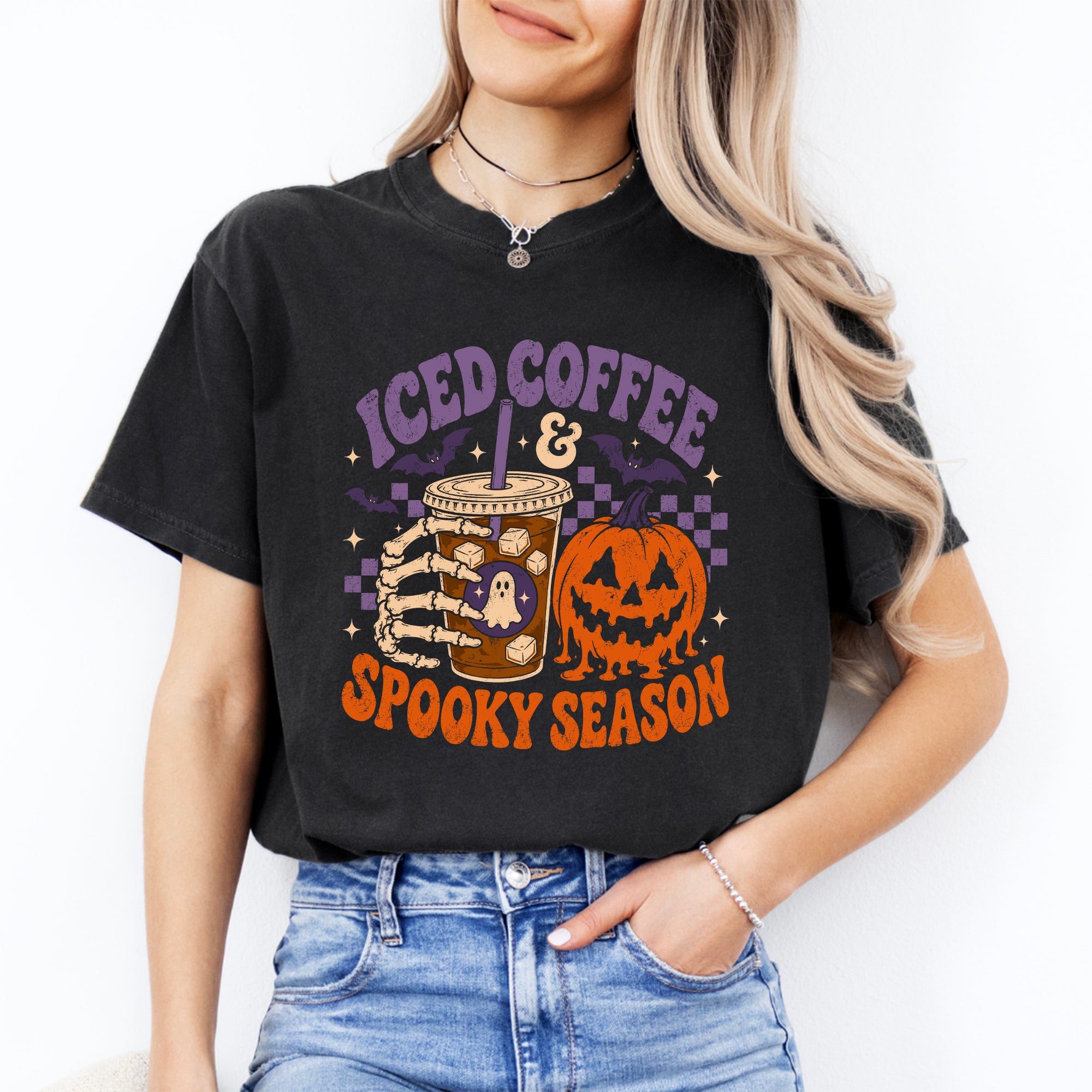 Camiseta «Iced Coffee And Spooky Season»