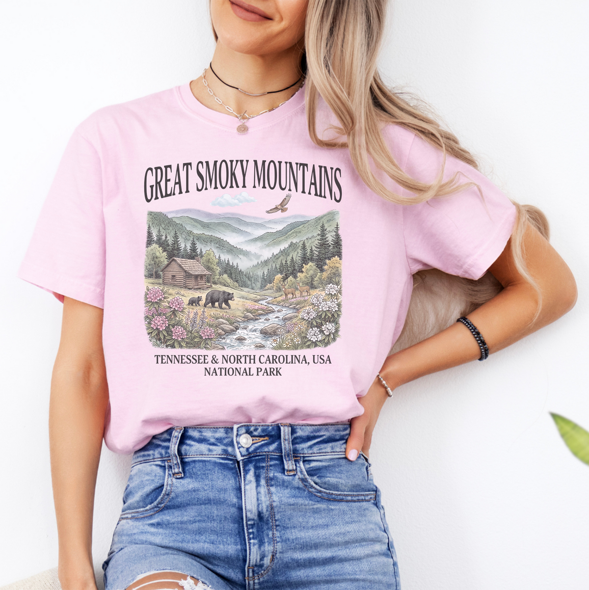 Camiseta gráfica de cuello redondo del Parque Nacional de las Grandes Montañas Humeantes - Prenda de senderismo de los Apalaches