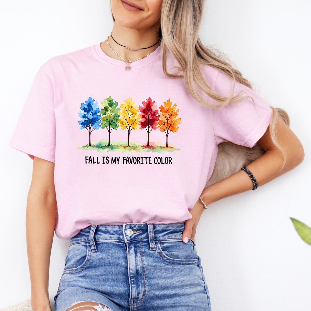 \"Fall Is My Favorite Color\" – T-shirt graphique à l’aquarelle avec arbres d’automne