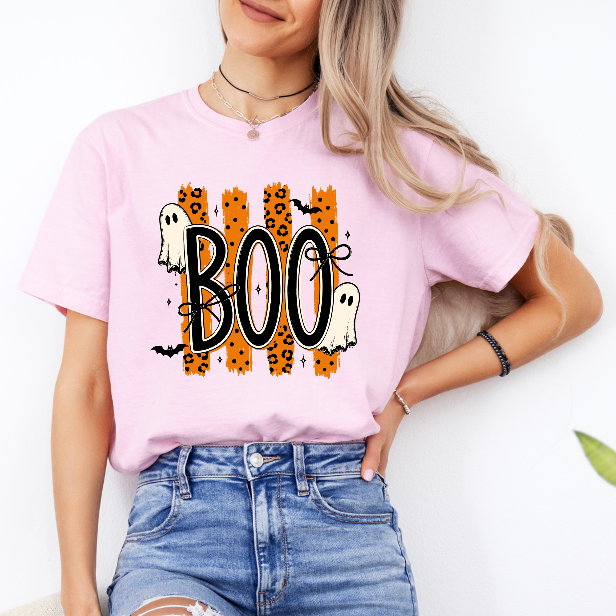 Camiseta de Halloween a rayas «BOO» y espeluznante