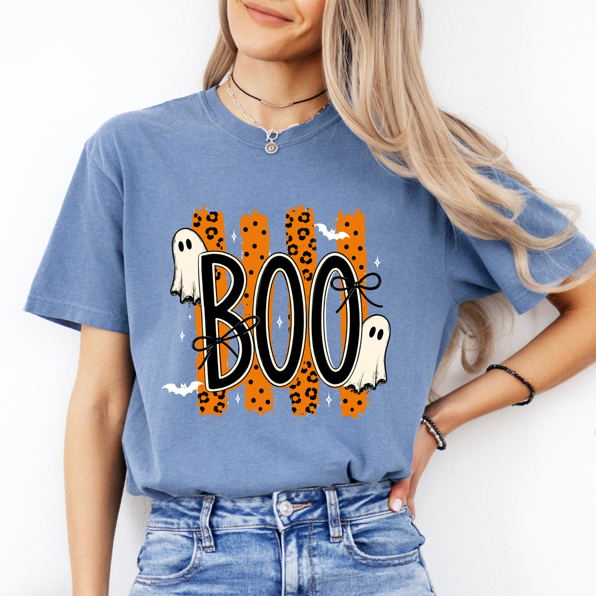 Cute Ghost Autumn Graphic Shirt – \"BOO\" Spooky Striped Halloween Art
