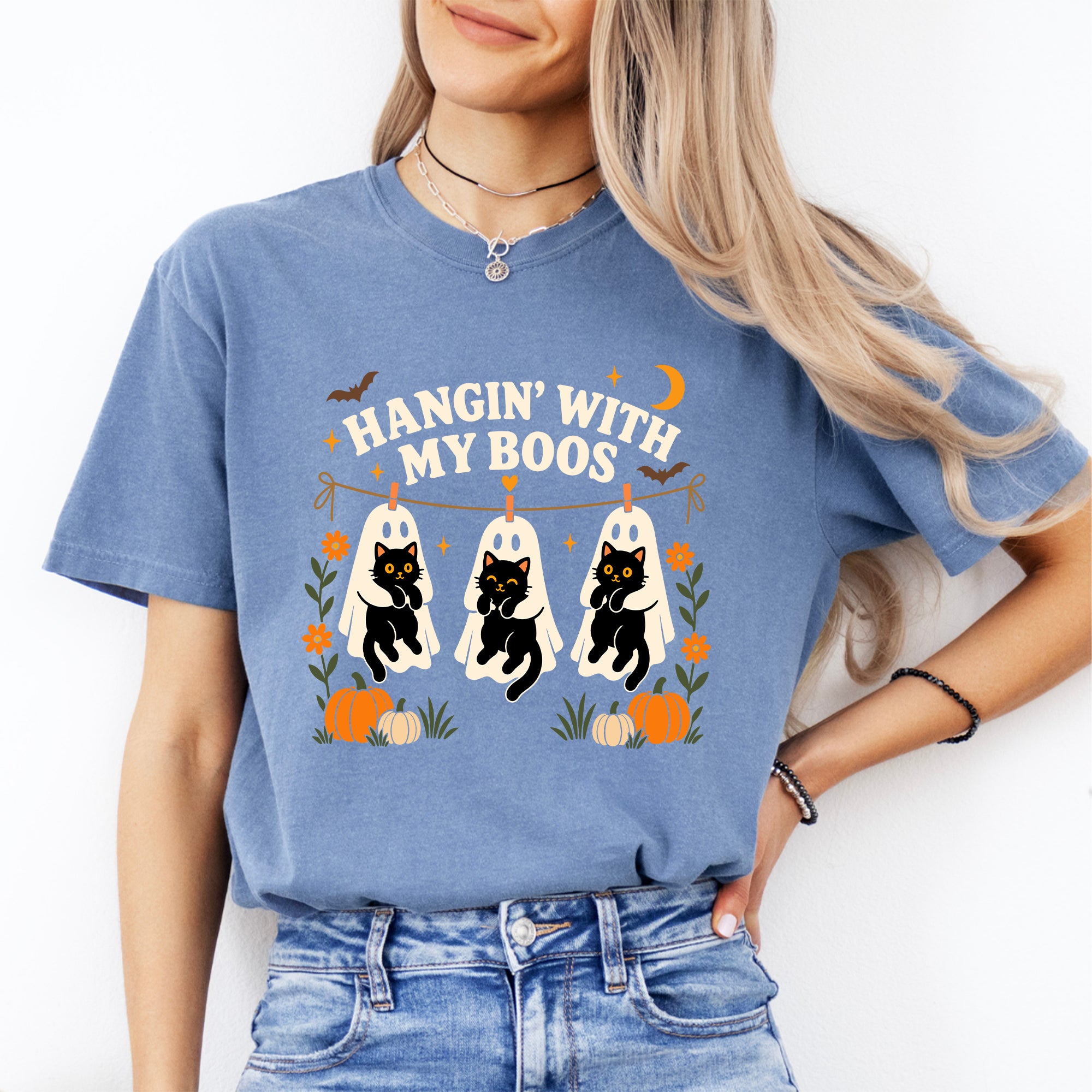T-shirt noir « Hanging With My Boos » avec chat noir et fantôme