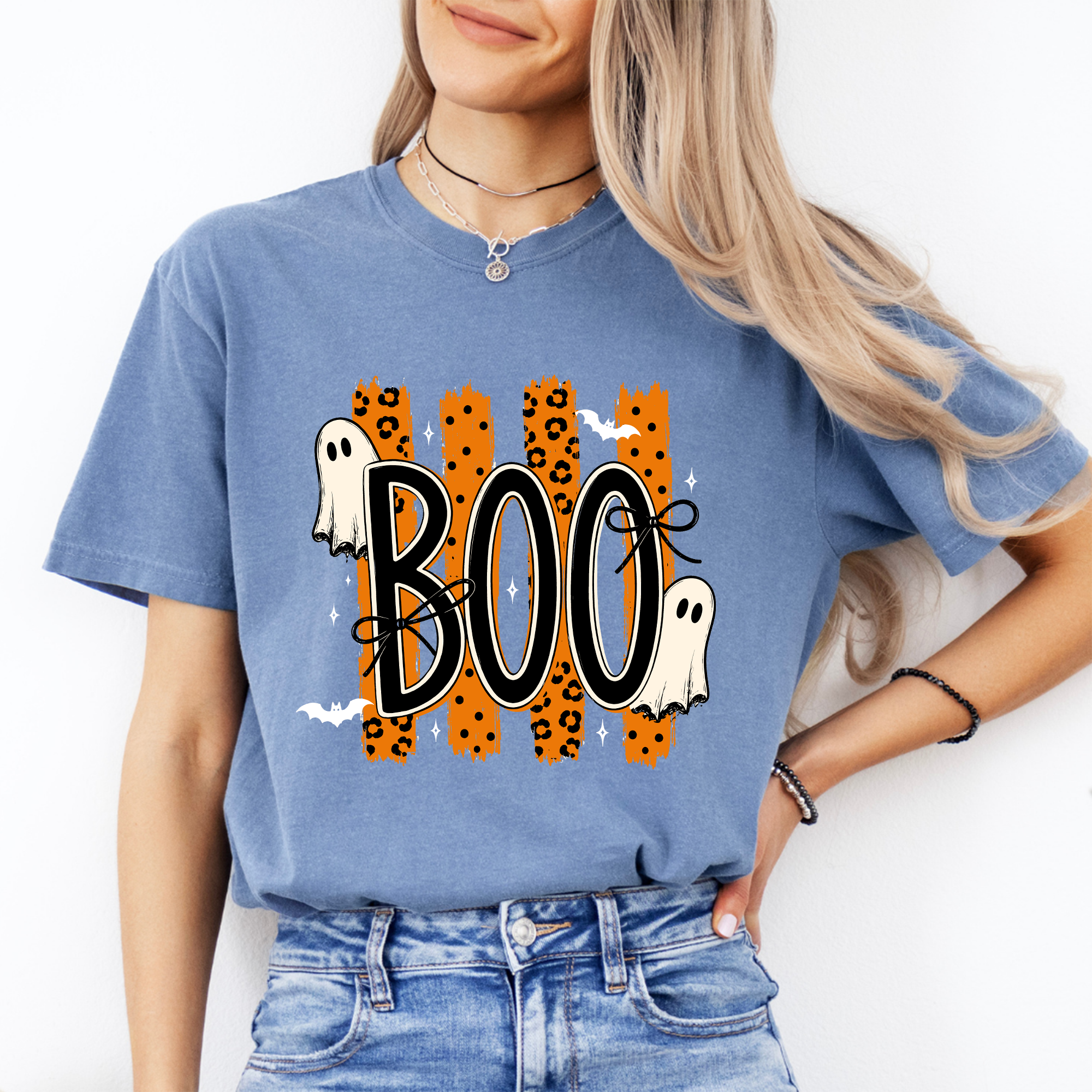 Camiseta de Halloween a rayas «BOO» y espeluznante