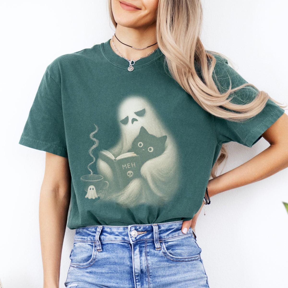 Camiseta informal "Meh" con fantasma acogedor y gato negro, para amantes de los libros