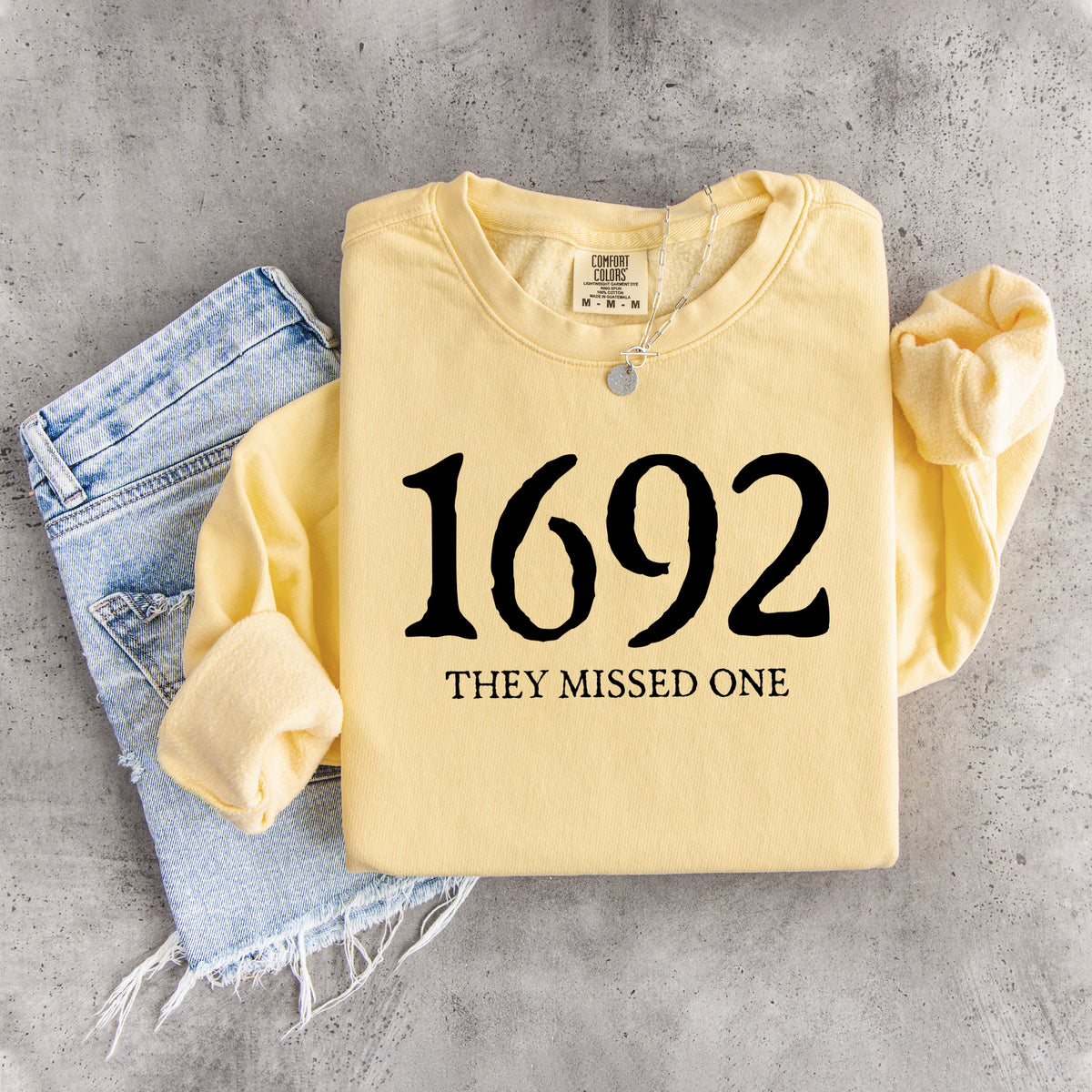 1692 Sie haben ein Sweatshirt vergessen