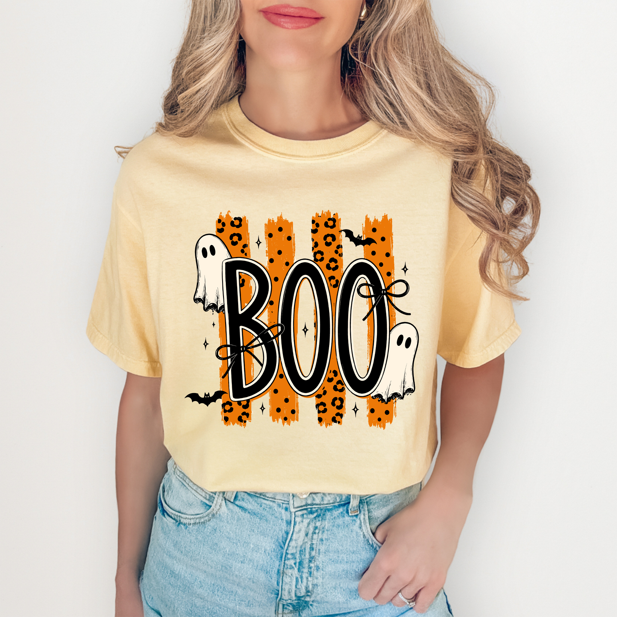 Camiseta de Halloween a rayas «BOO» y espeluznante
