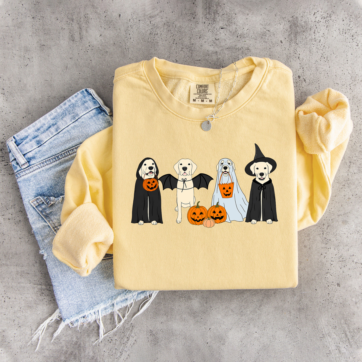 Halloween-Sweatshirt mit gelbem Labrador