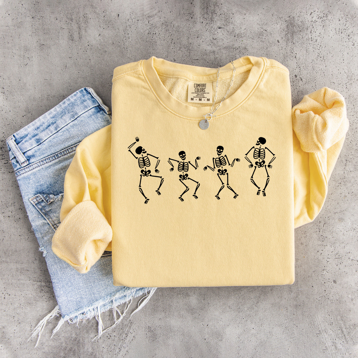 Sweatshirt mit tanzendem Skelett