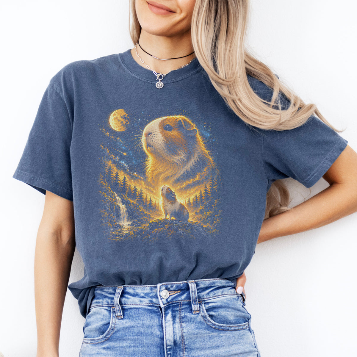 Camiseta de cobaya aullándole a la luna