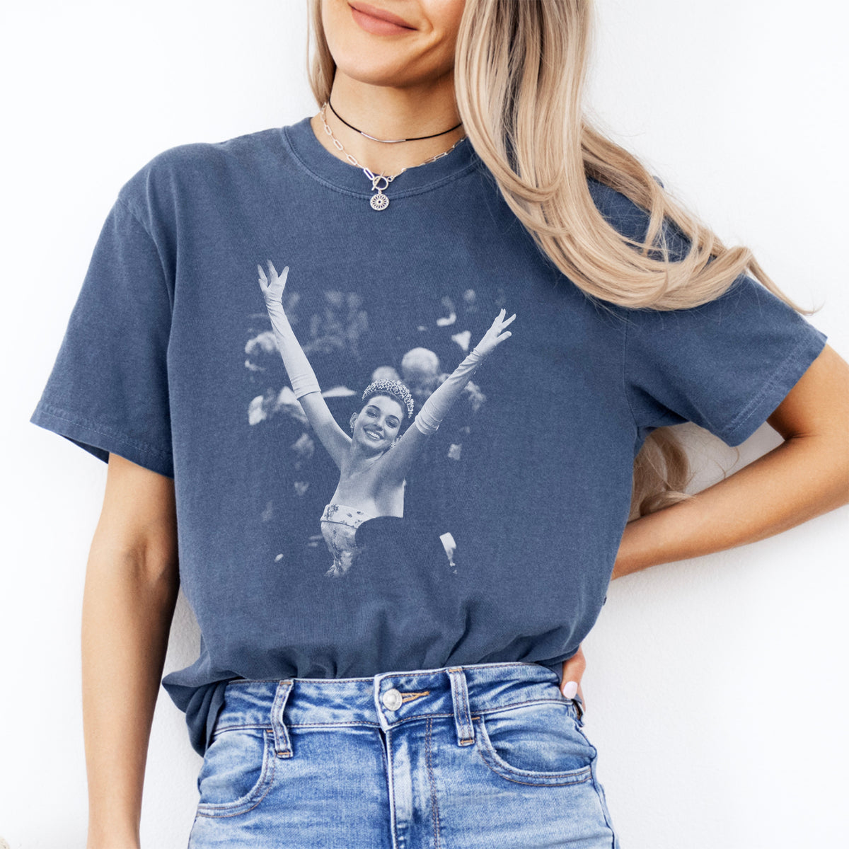 Vintage Anne Hathaway Fairytale Princess Diaries Tee