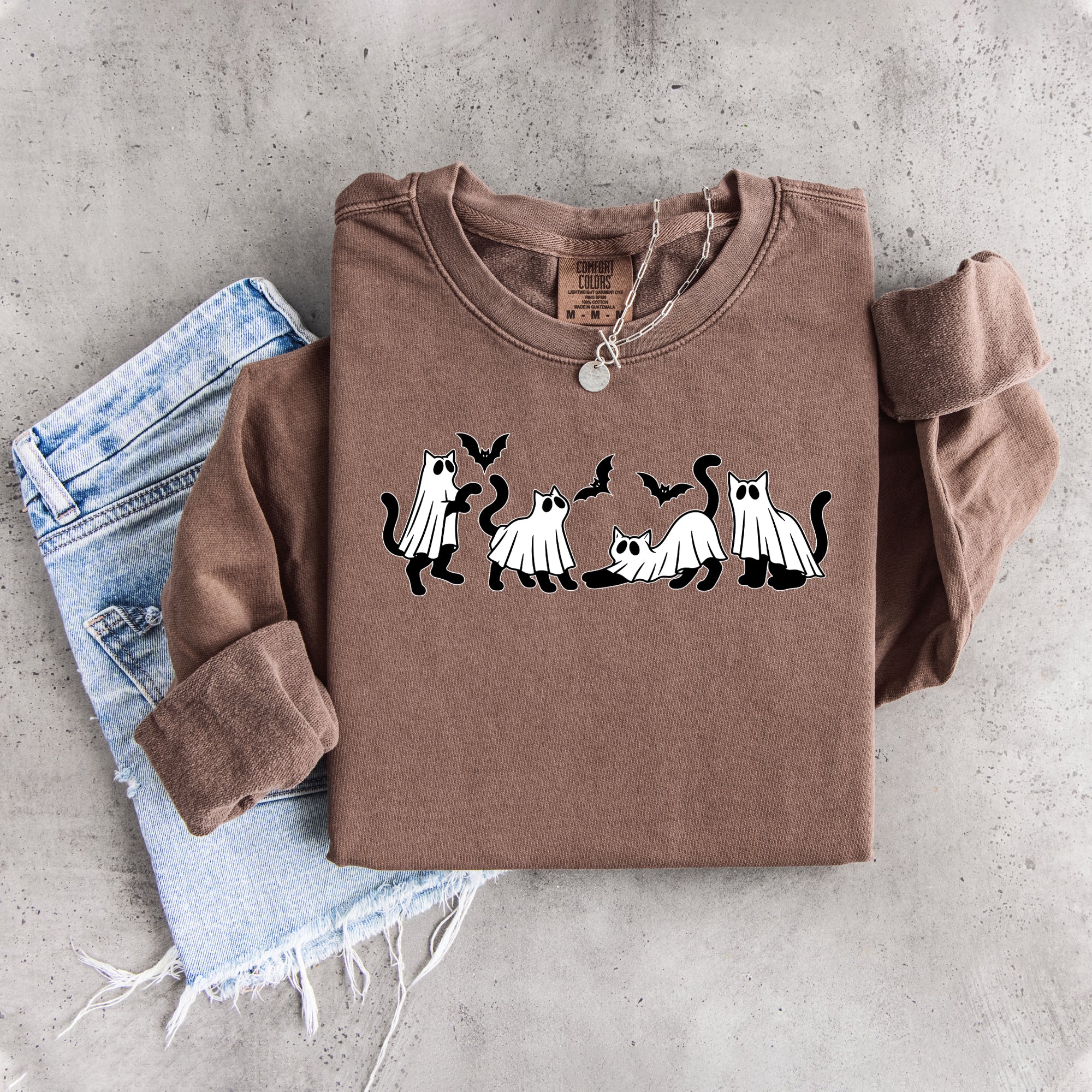 Sweat-shirt brodé « Chat fantôme »
