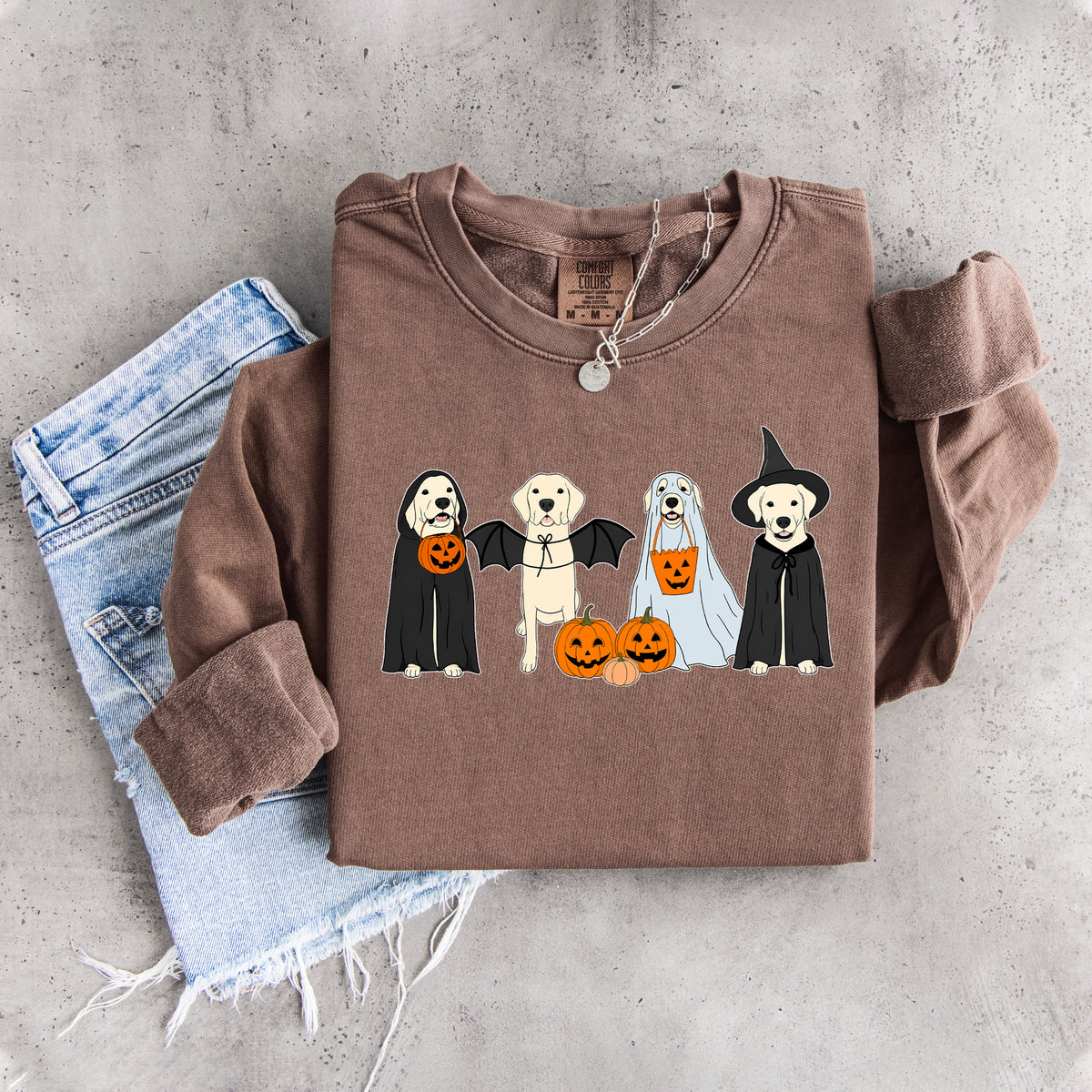Halloween-Sweatshirt mit gelbem Labrador