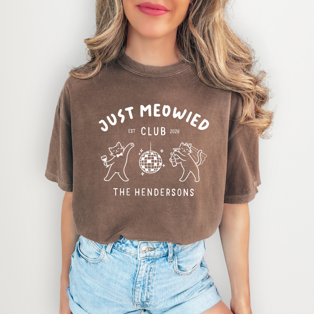 Personalisierbares T-Shirt „The Meowied Club“