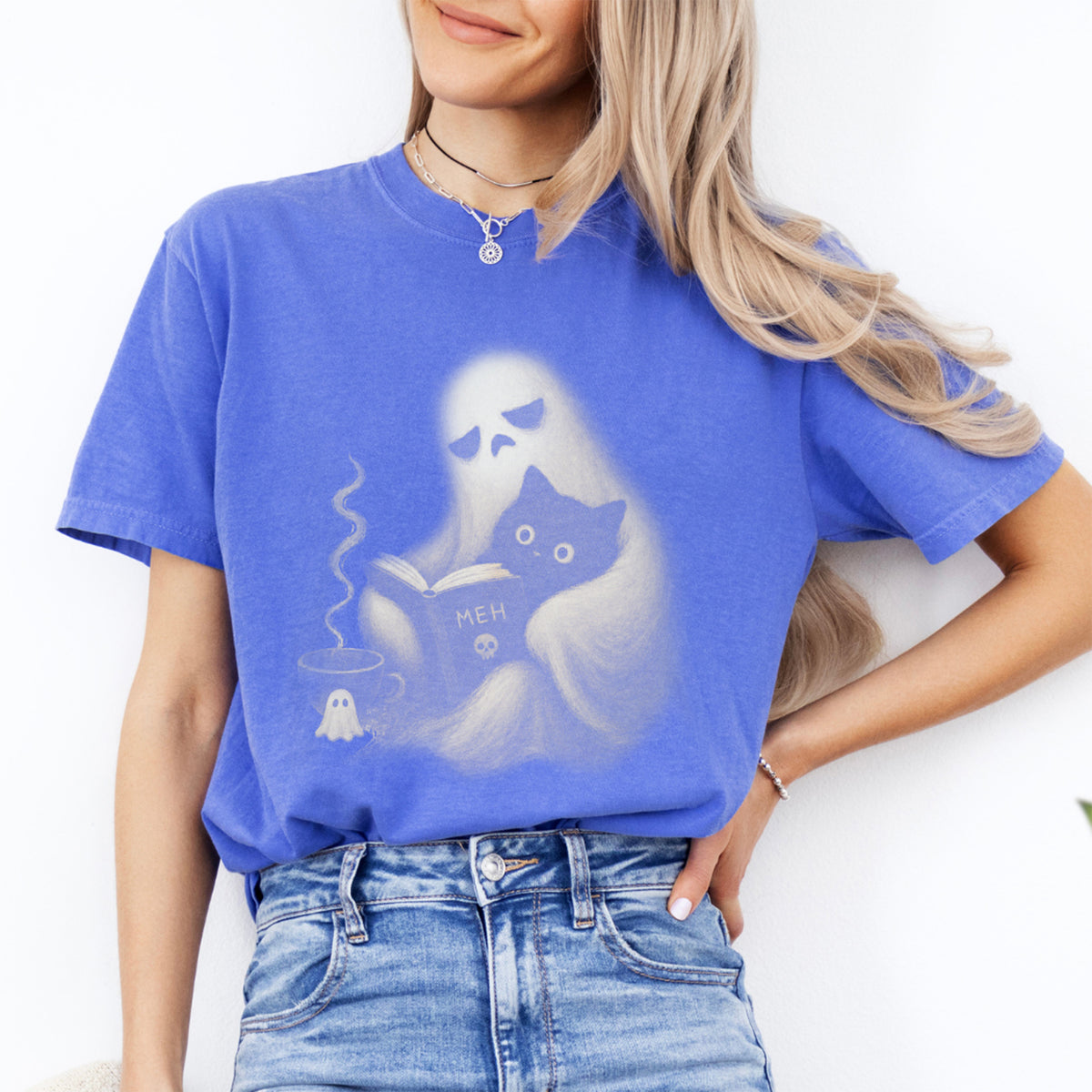 Camiseta informal "Meh" con fantasma acogedor y gato negro, para amantes de los libros