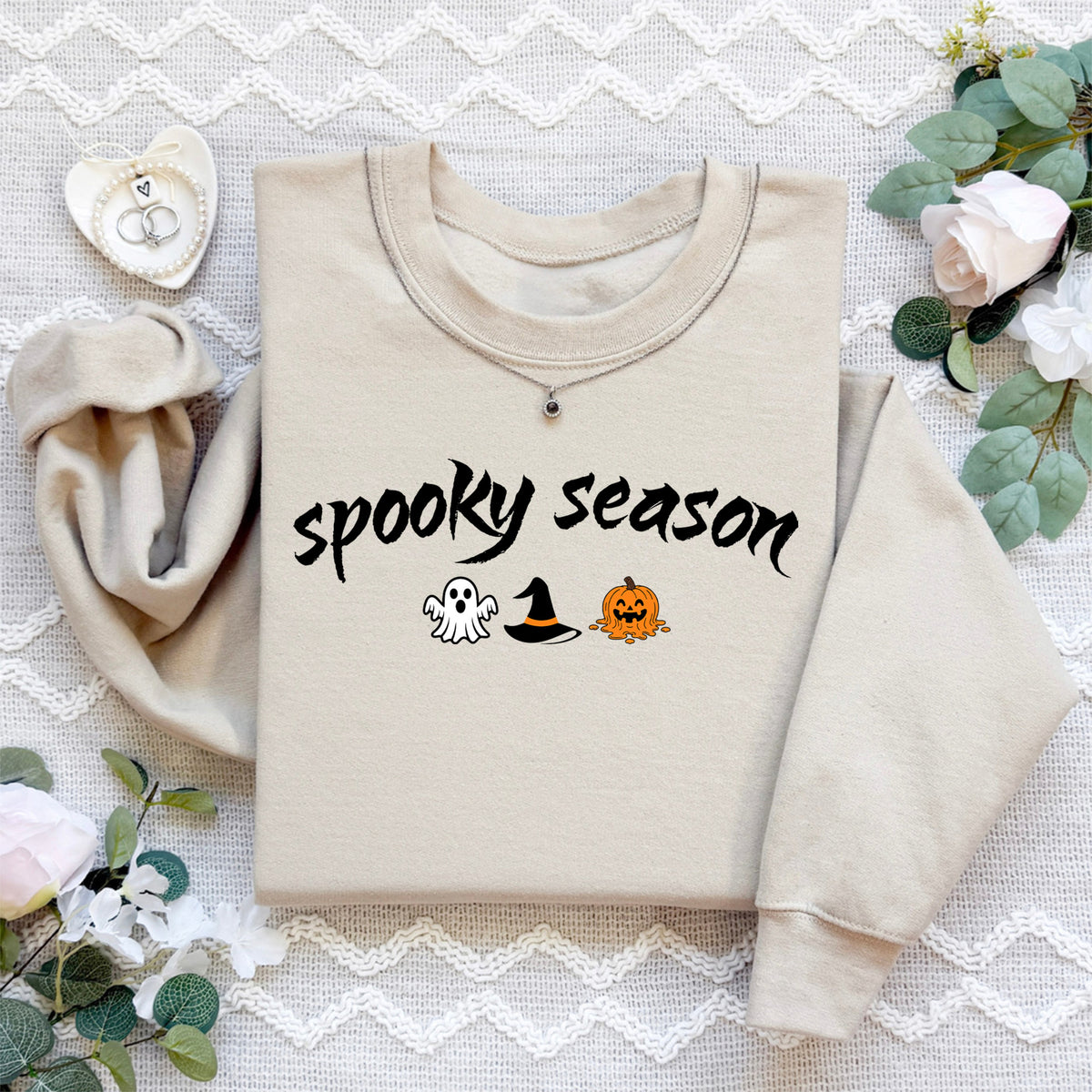 Besticktes Sweatshirt „Spooky Season“ – süßer Halloween-Pullover