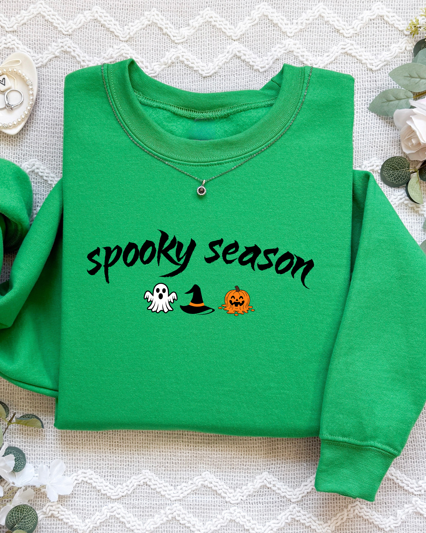 Sweat-shirt brodé « Saison des frissons »