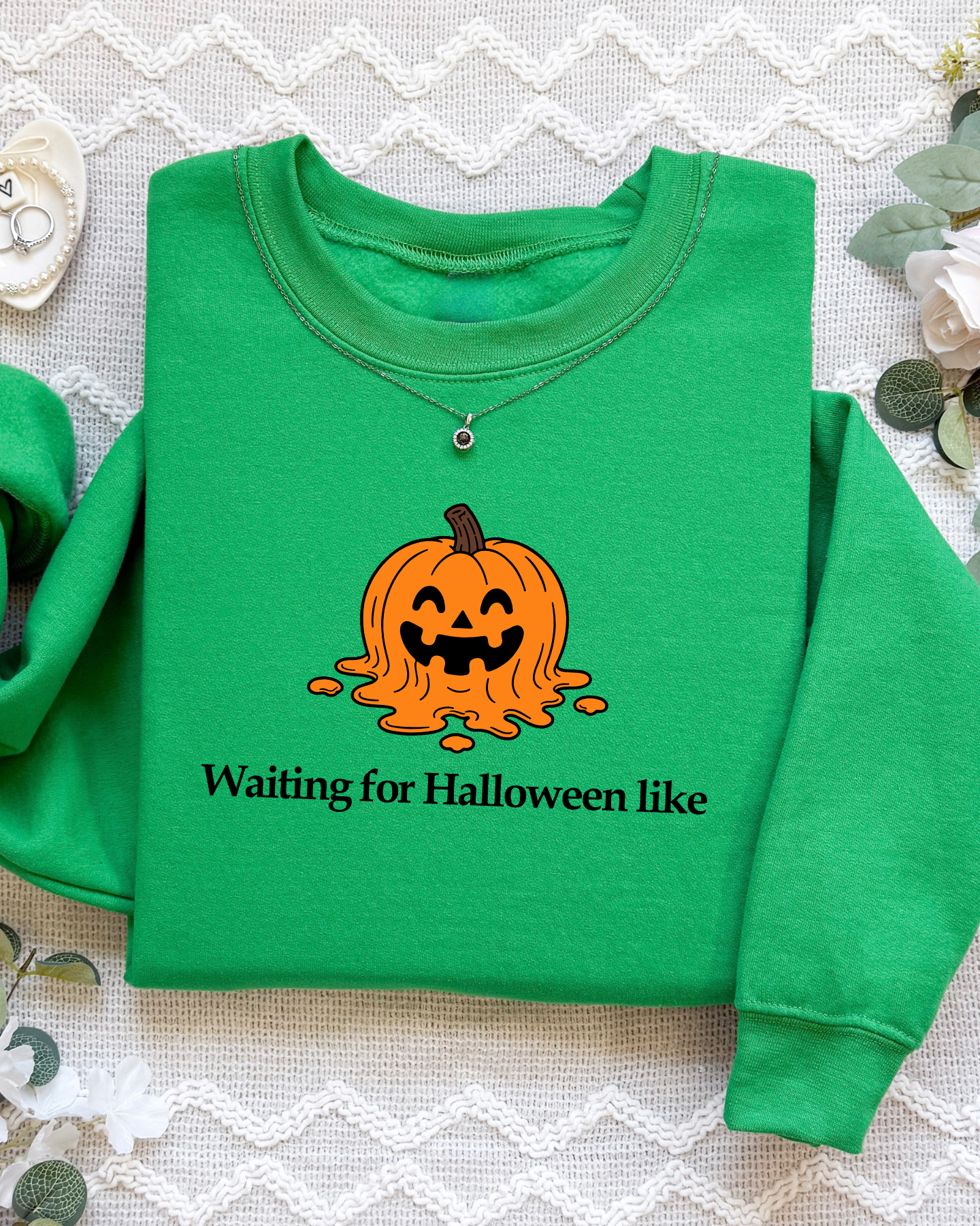 Sudadera bordada «Esperando Halloween»