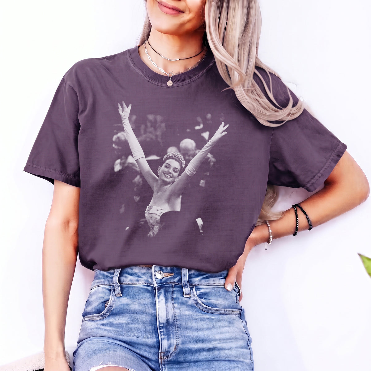 Vintage Anne Hathaway Fairytale Princess Diaries Tee