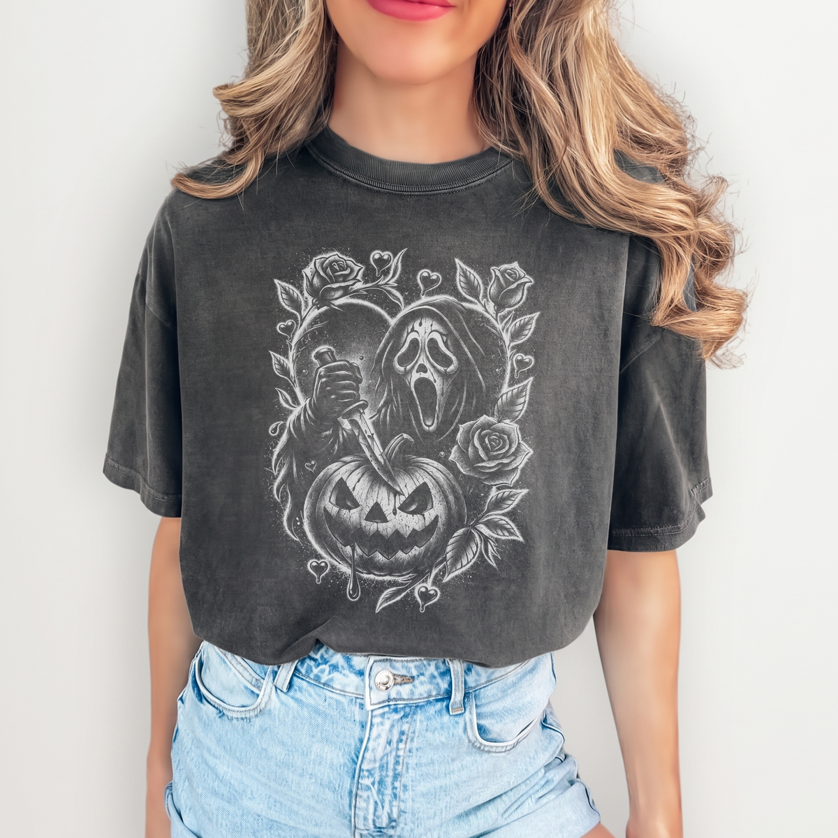 Horror-Slasher-T-Shirt mit Blumen-Kürbis-Motiv – Gruselige Ghostface-Rosen
