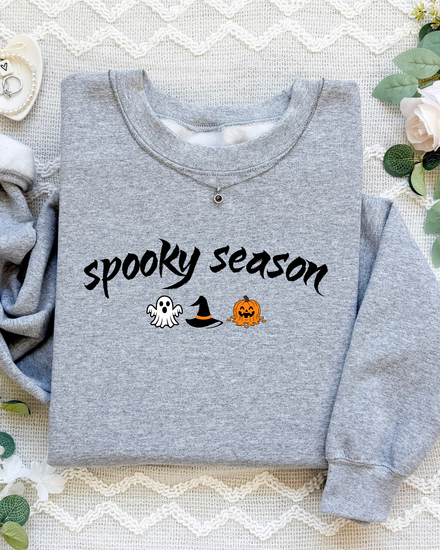 Sweat-shirt brodé « Saison des frissons »