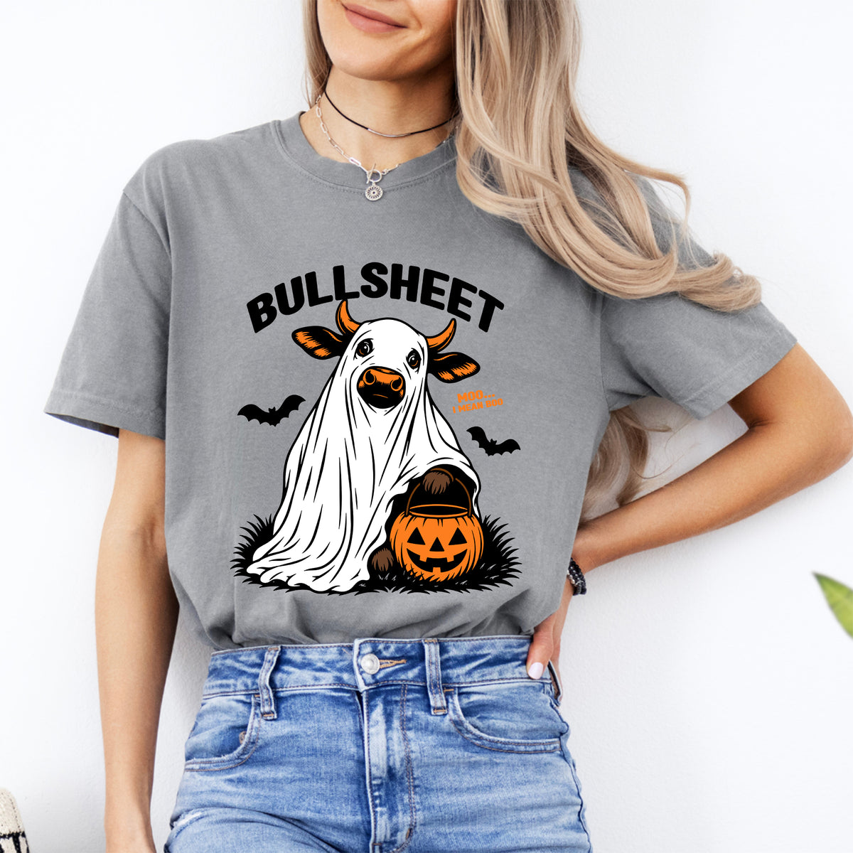 « Bullsheet - Meuh… enfin, bouh » – T-shirt graphique représentant une adorable vache fantôme