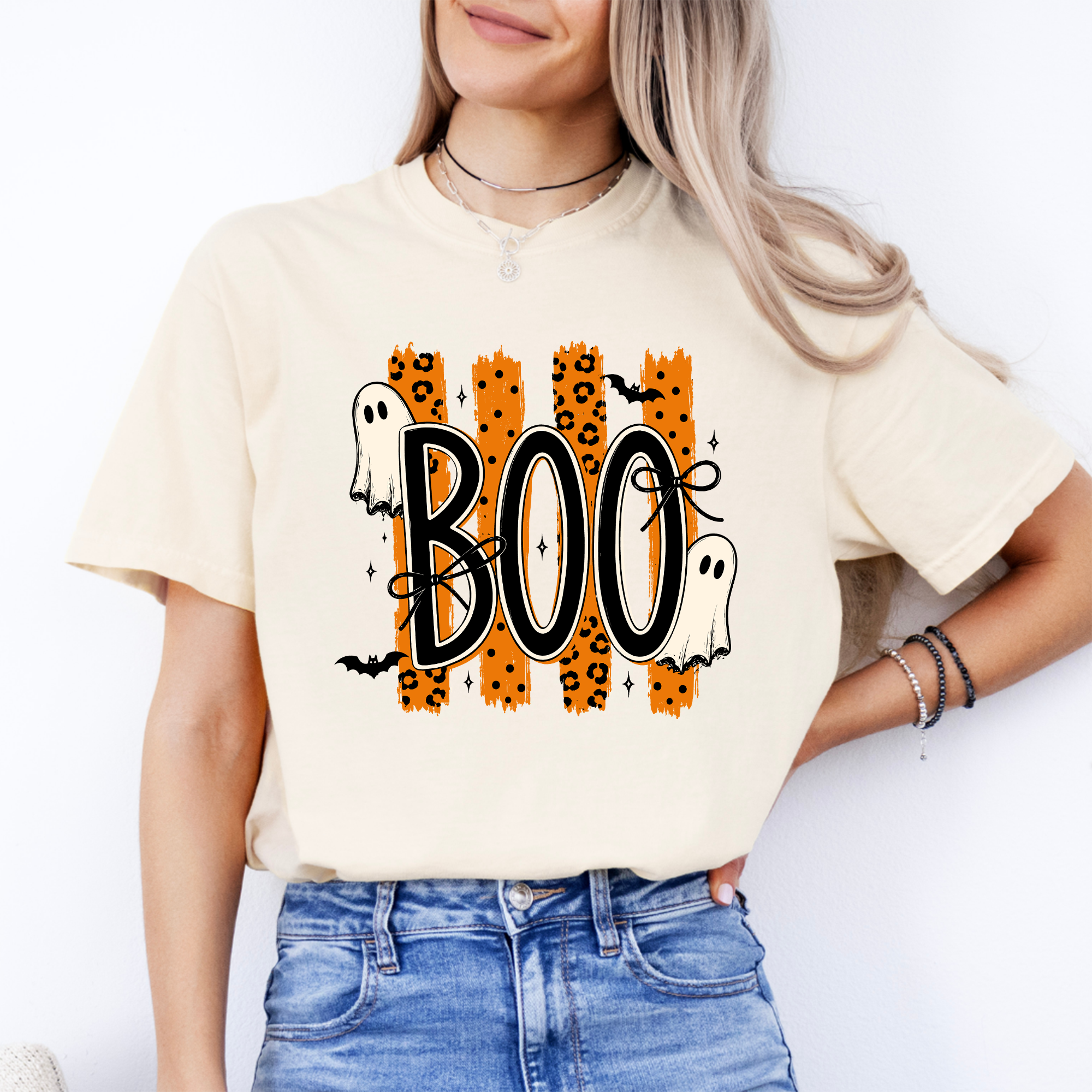 Camiseta de Halloween a rayas «BOO» y espeluznante