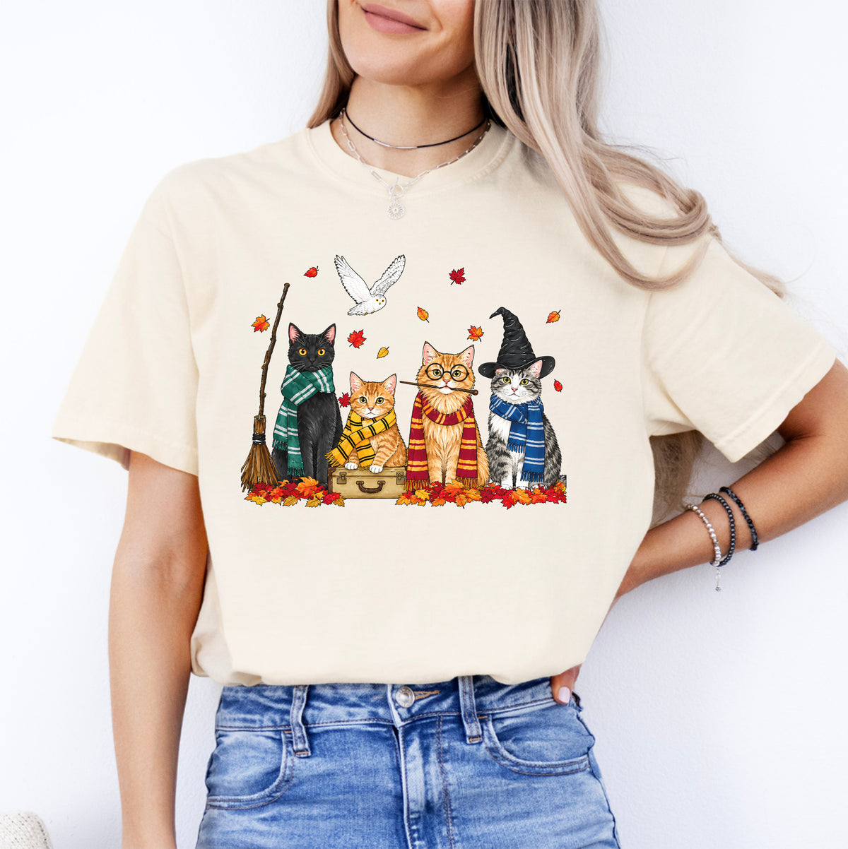 T-shirt d’Halloween avec des chats sorciers