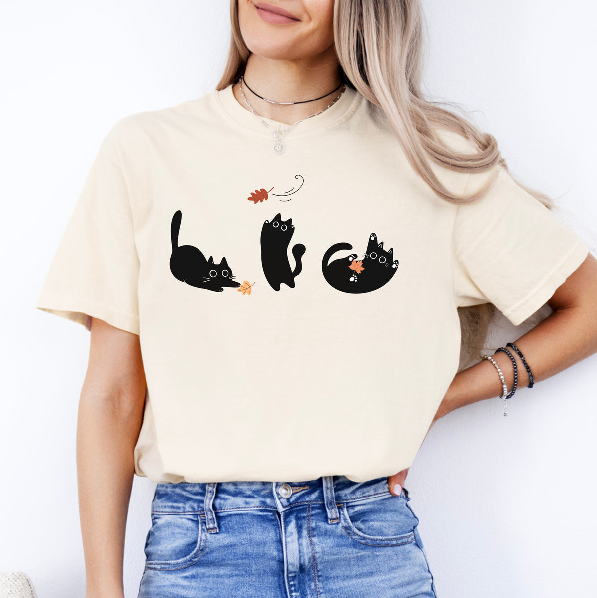 T-shirt Chats noirs et feuilles d’automne