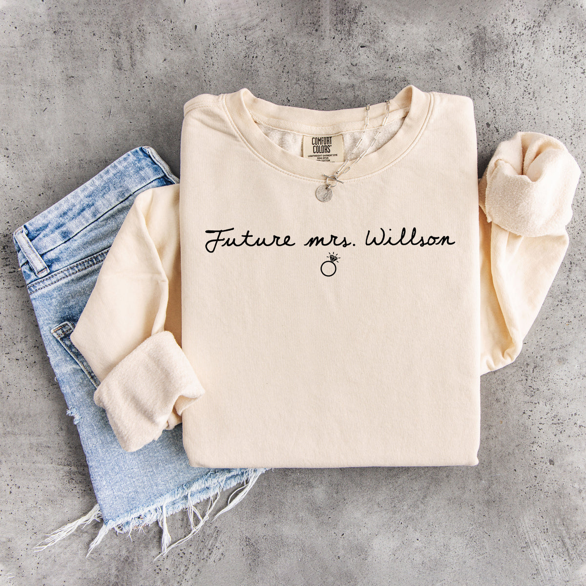 Personalisierbares Sweatshirt „Zukünftige Frau“ mit Diamantring-Schriftzug für die Braut