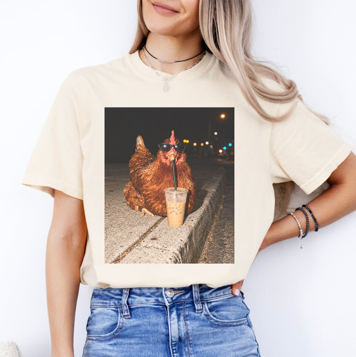 T-shirt « Poulet buvant un café glacé »