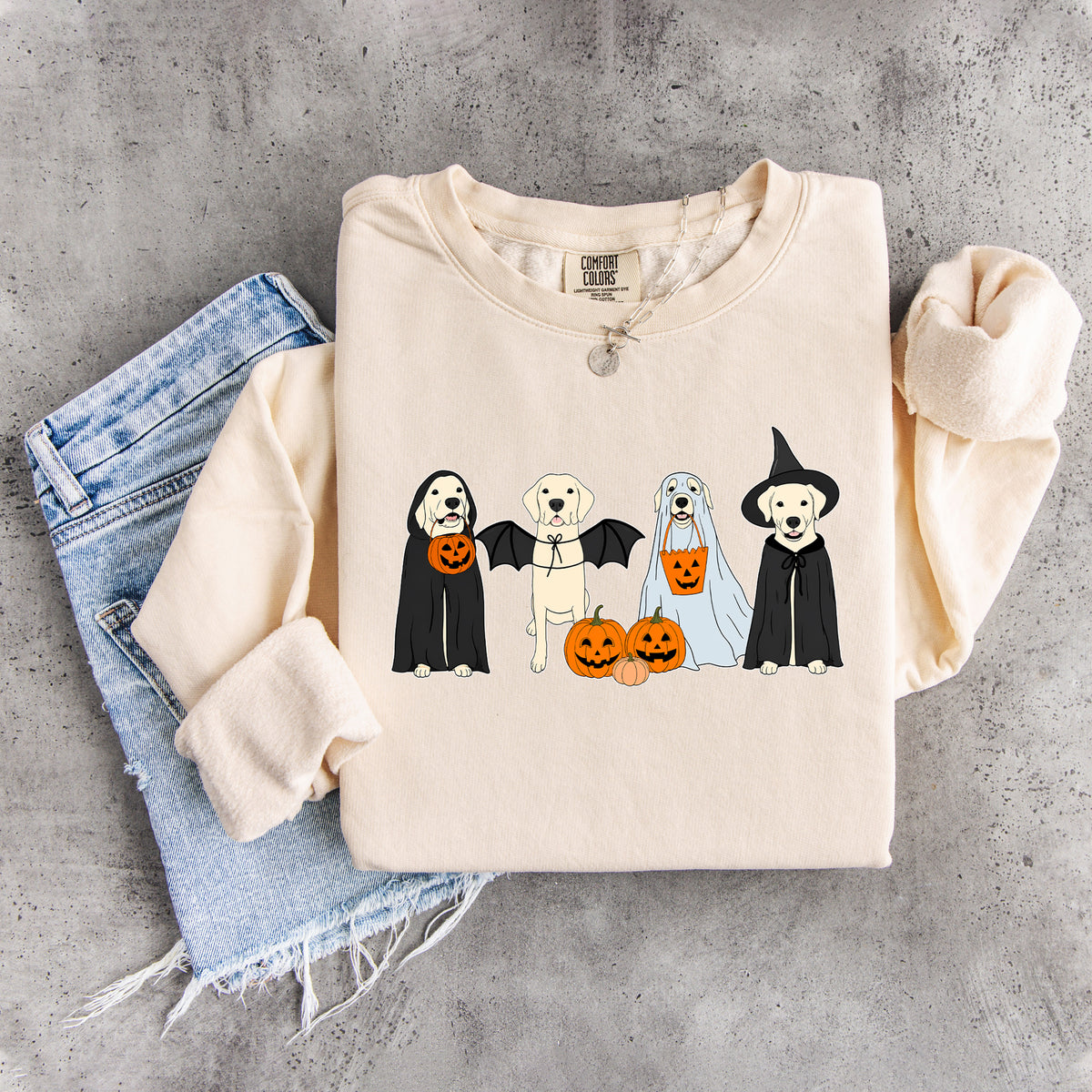 Halloween-Sweatshirt mit gelbem Labrador