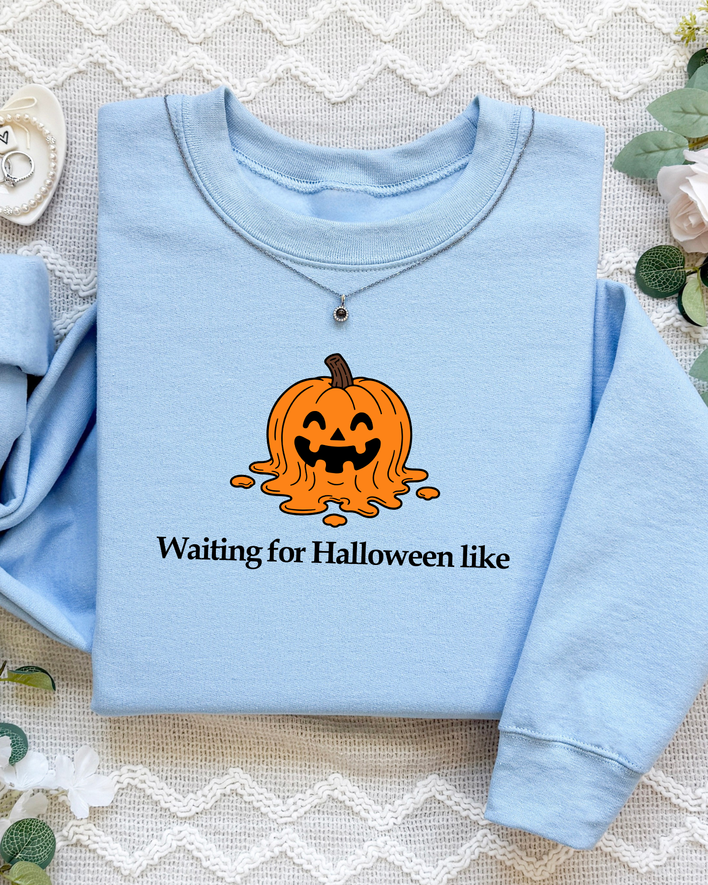 Sudadera bordada «Esperando Halloween»