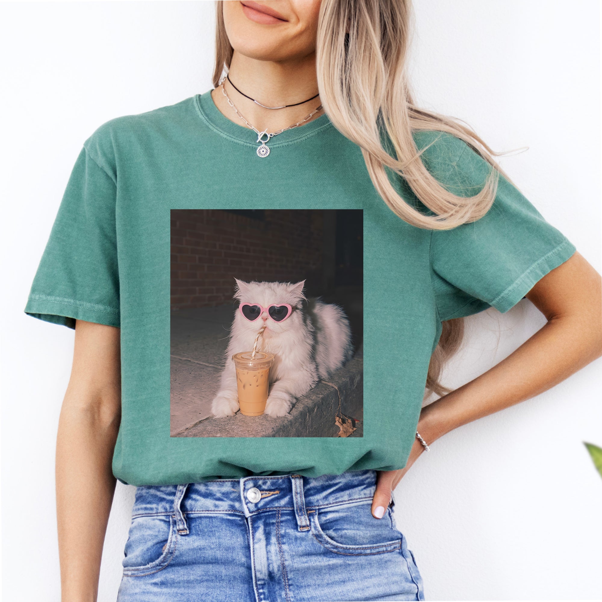 T-Shirt mit Eiskaffee-Katze