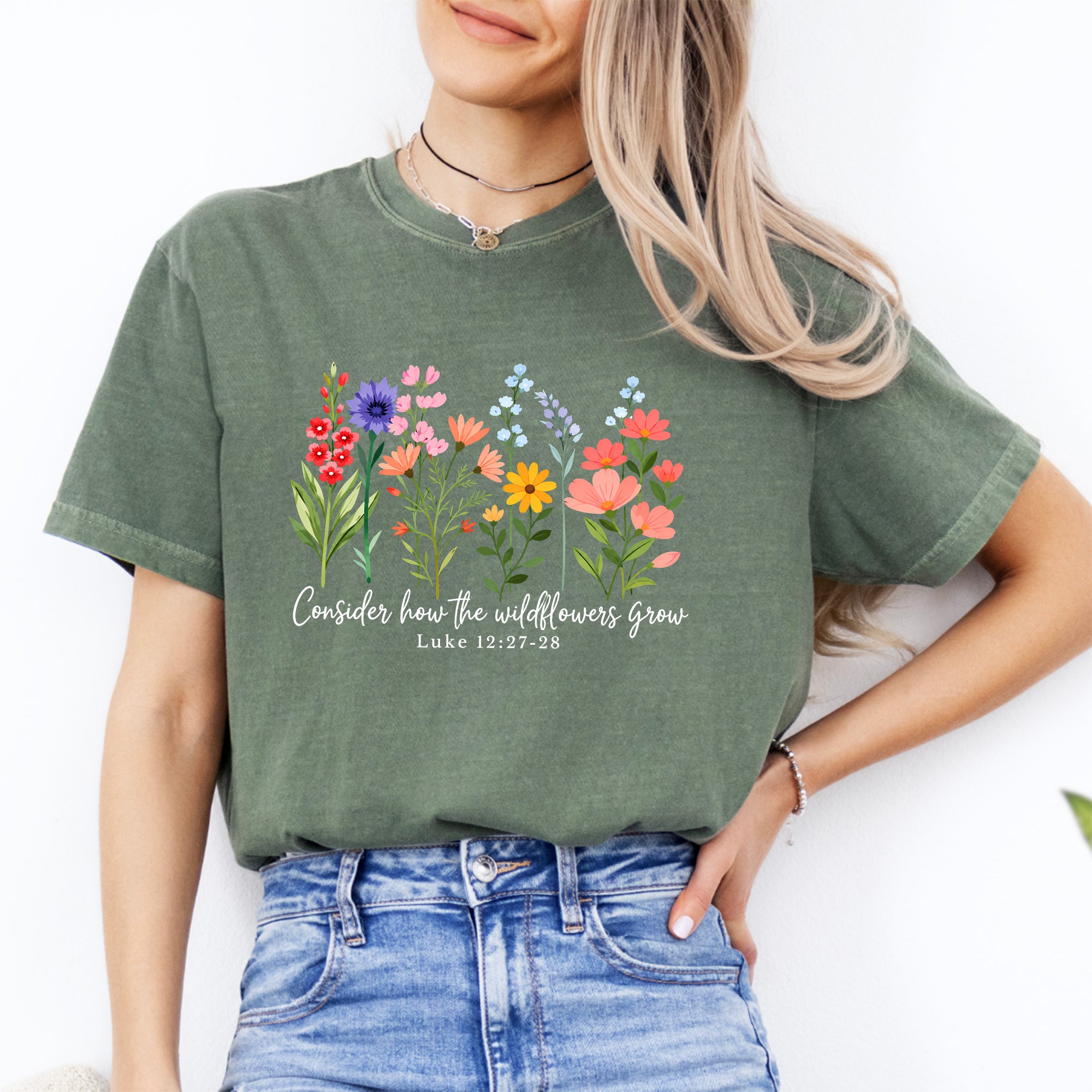 Camiseta con versículo bíblico «Consideren cómo crecen las flores silvestres»