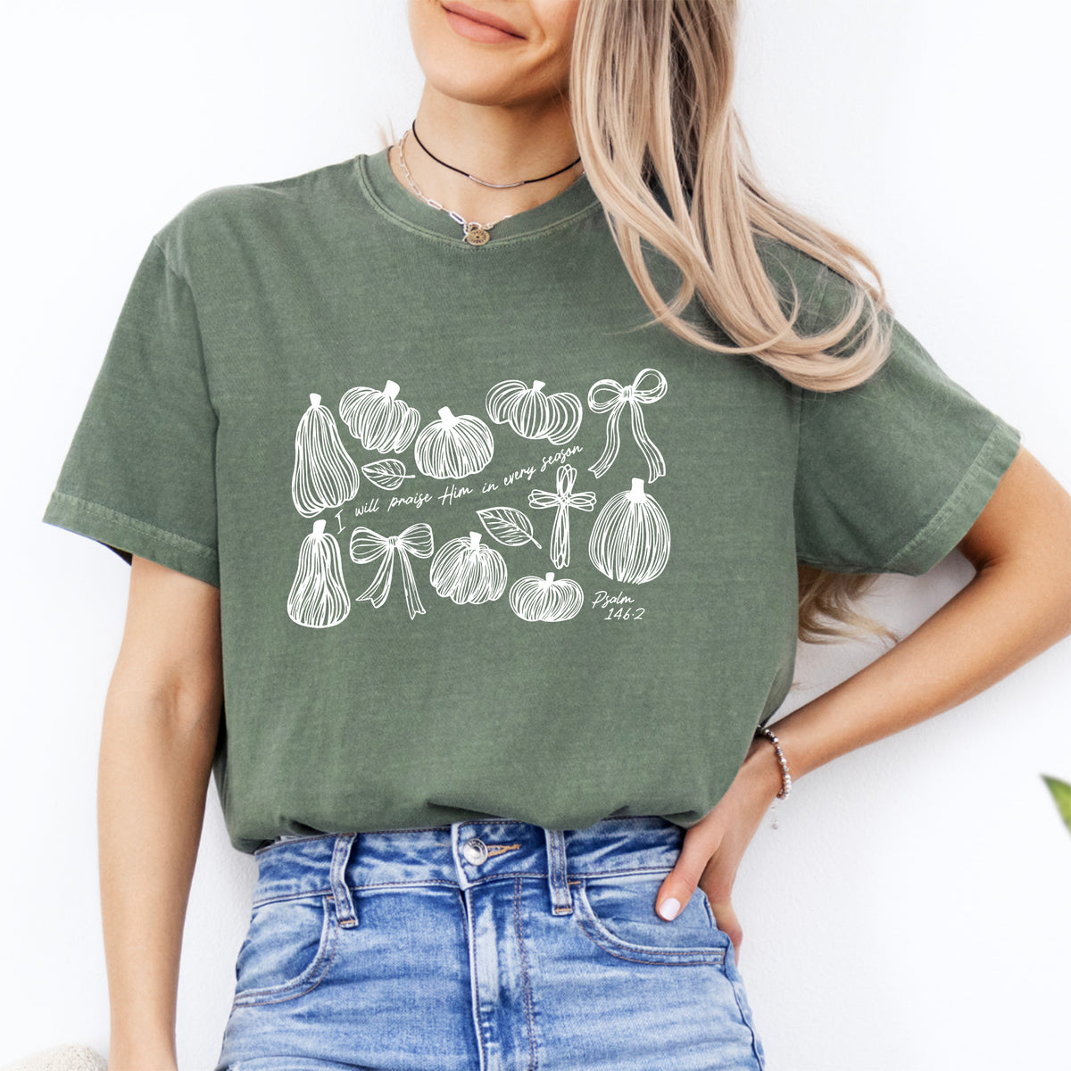 Christliches Grafikshirt mit Kürbis- und Schleifenmotiv – „I Will Praise Him In Every Season“