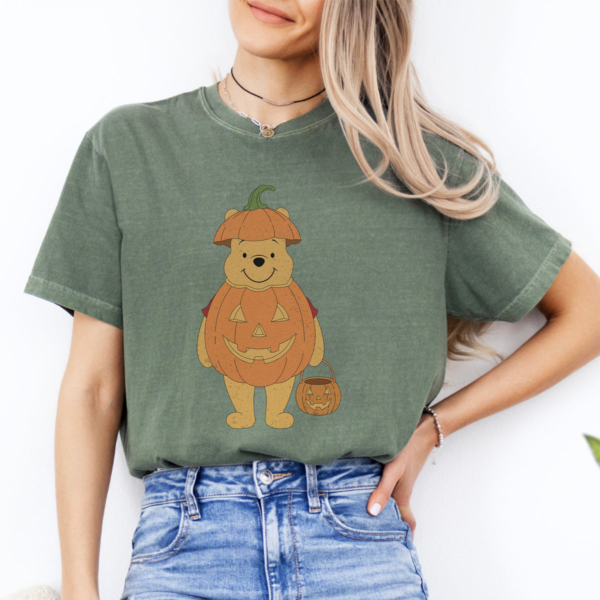 Nostalgisches T-Shirt mit Herbst- und Spooky-Season-Print – \"Winnie Puuh mit Kürbis\"