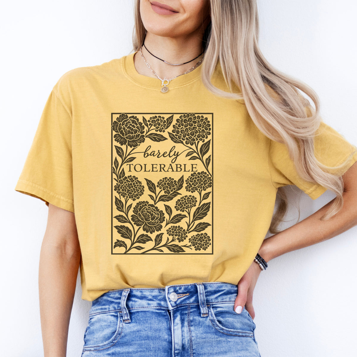 „Barely Tolerable“ – Literarisch-sarkastisches Shirt mit Buchliebhaber-Motiv