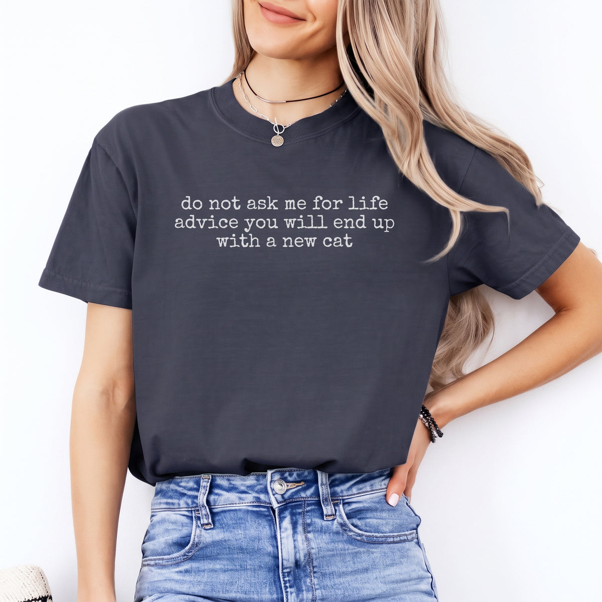 Camiseta «No me pidas consejos de vida»