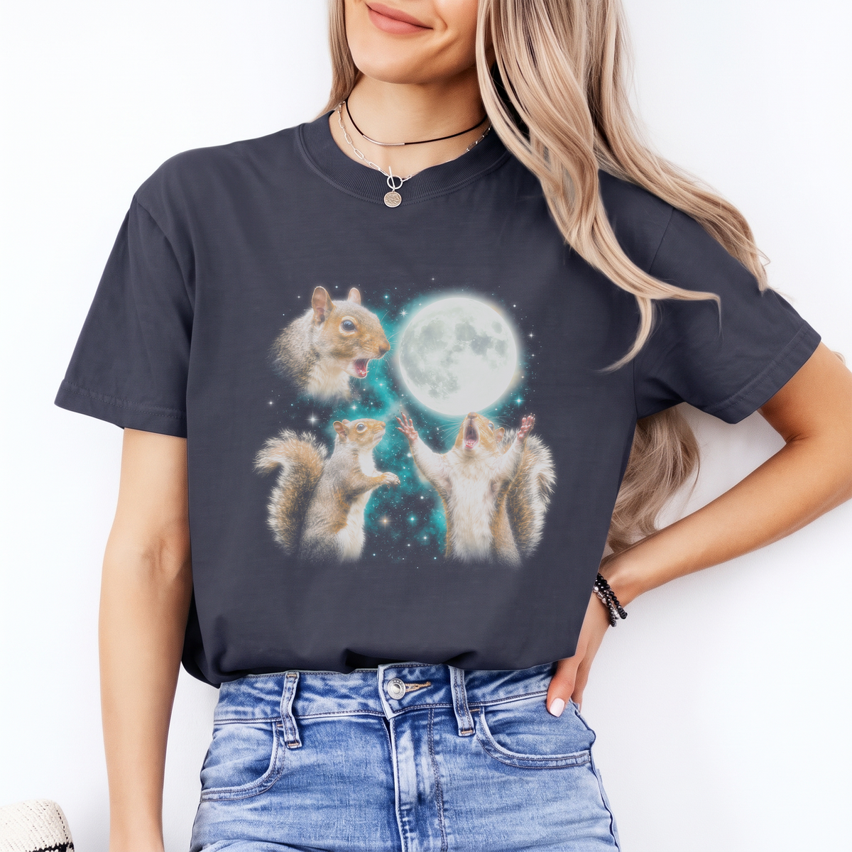 Retro Three Squirrels Full Moon Graphic T-Shirt in Navy