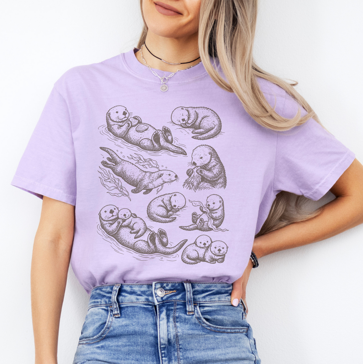 Vintage Sea Otter Wildlife Botanical Graphic Tee in Orchid