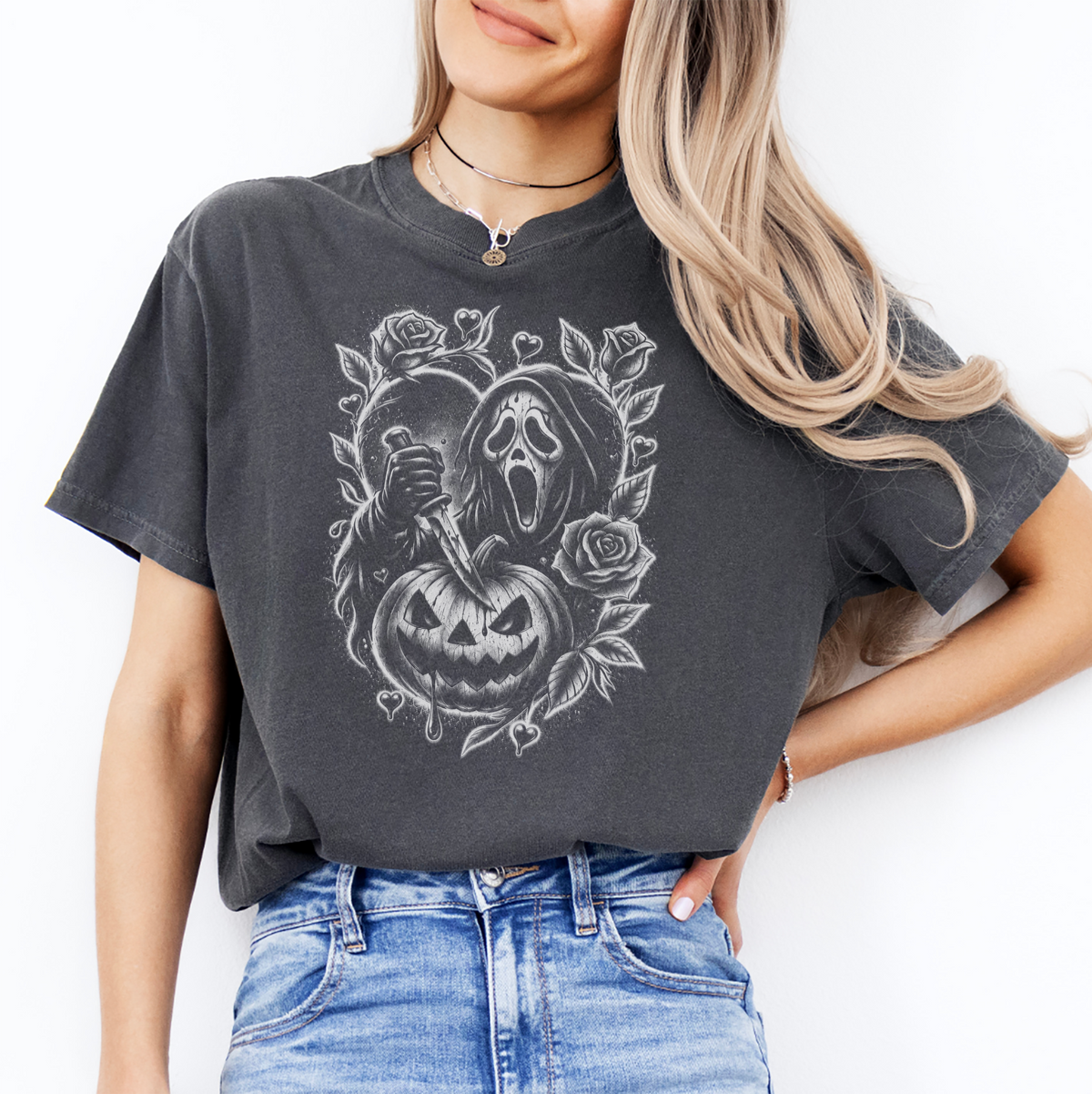 Horror-Slasher-T-Shirt mit Blumen-Kürbis-Motiv – Gruselige Ghostface-Rosen