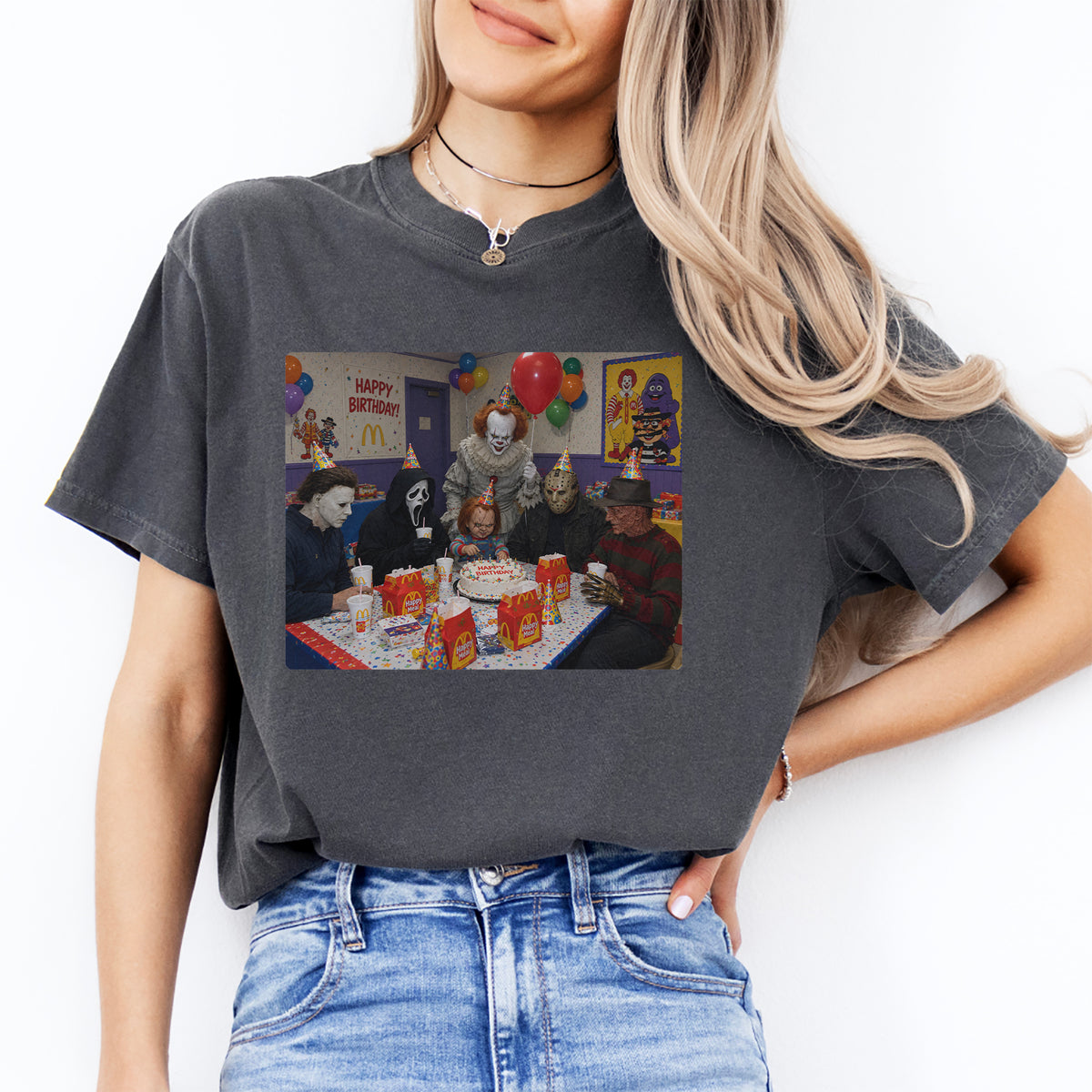 Nostalgisches T-Shirt mit Motiv aus 90er-Horrorfilmen – „Geburtstagsparty mit Horrorfilmen aus den 90ern“